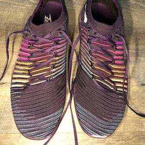 Women’s Nike shoes size 10